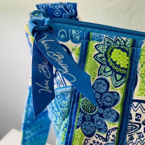 Vera Bradley Crossbody Bag - Doodle Daisy Retired Pattern - Blue Floral Quilted - Picture 10 of 12